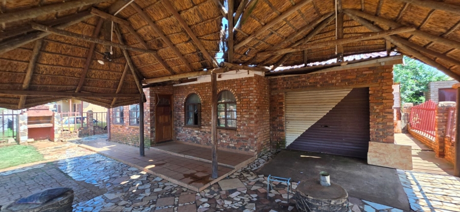 2 Bedroom Property for Sale in Ikageng North West